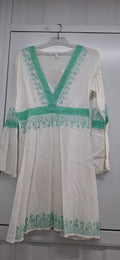 Túnica Blanca Bordado Verde Étnico